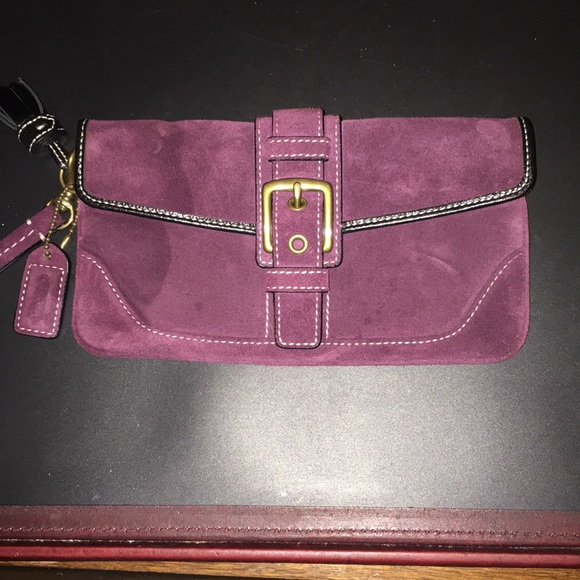 Coach Handbags - Coach wristlet!❤️